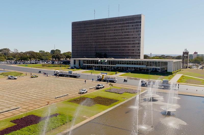 Capa da notícia: GDF lança Estratégia de Governança Digital para modernizar serviços públicos até 2027