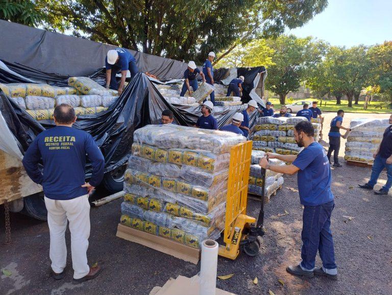 Capa da notícia: Receita do DF apreende quase R$ 4 milhões em cargas irregulares no fim de semana